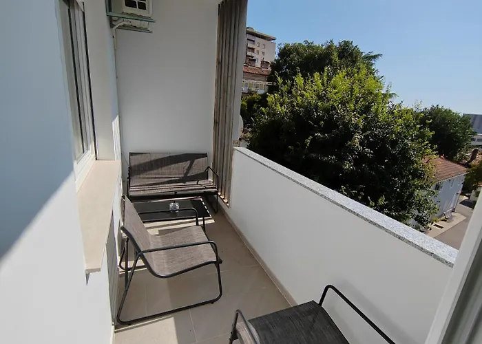 Modesto Apartment